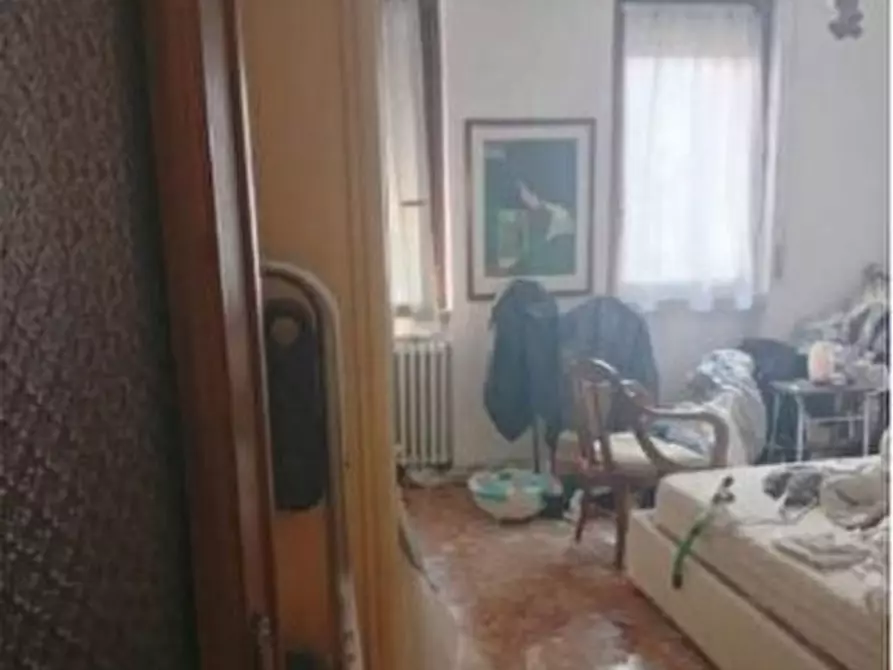 Immagine 6 di Pentalocale in vendita  in Via Fratelli Canepa 3 a Savona