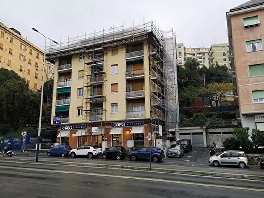 Immagine 1 di Locale commerciale in vendita  in Corso Europa 250 a Genova