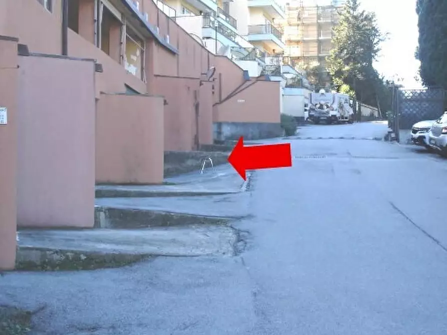 Immagine 4 di Garage in vendita  in Via del Roccolo 37/24 a Genova
