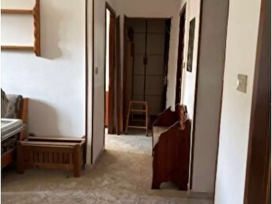 Immagine 3 di Pentalocale in vendita  in Via IV Novembre 8 a Savignone