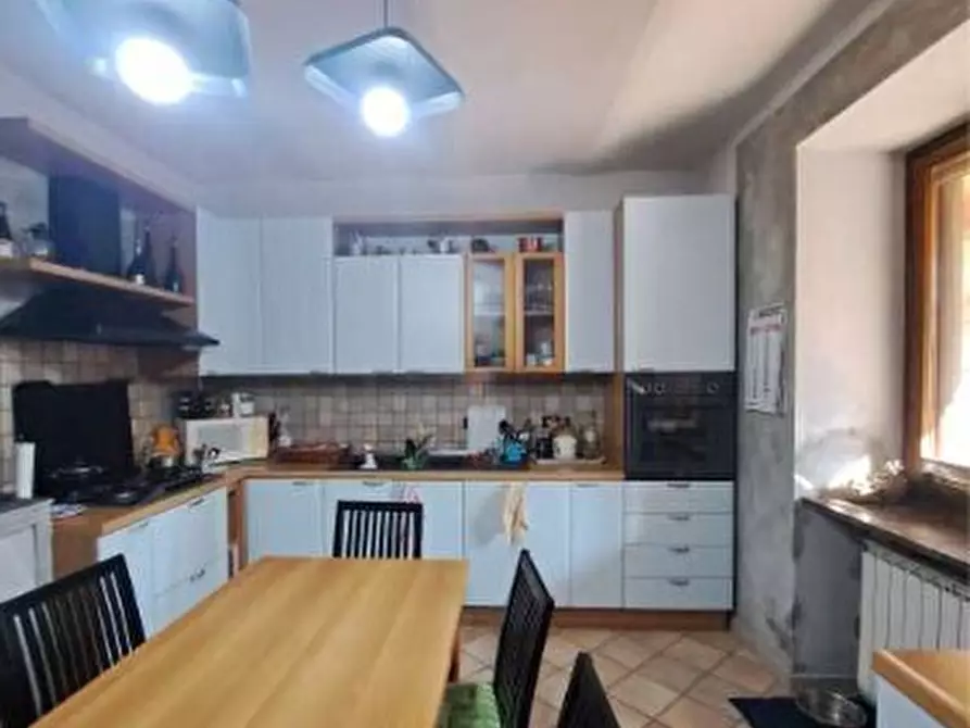 Immagine 4 di Villa in vendita  in Via della Repubblica 23 a Incisa Scapaccino