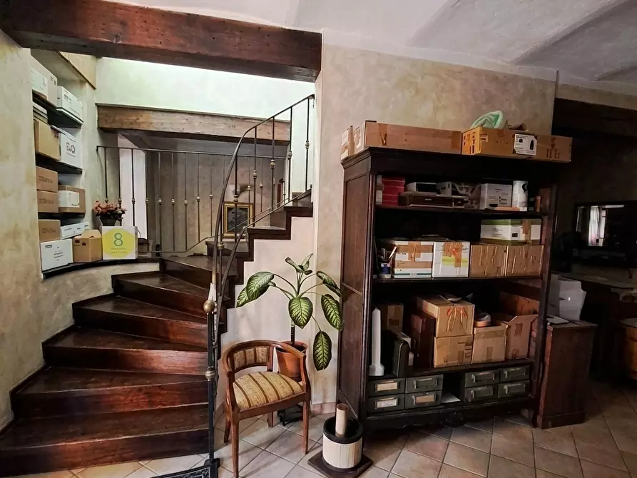 Immagine 2 di Villa in vendita  in Via della Repubblica 23 a Incisa Scapaccino