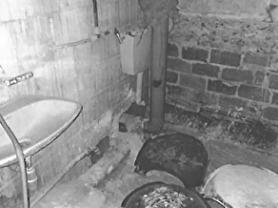 Immagine 6 di Locale commerciale in vendita  in Via Daniele Manin 36 a La Spezia