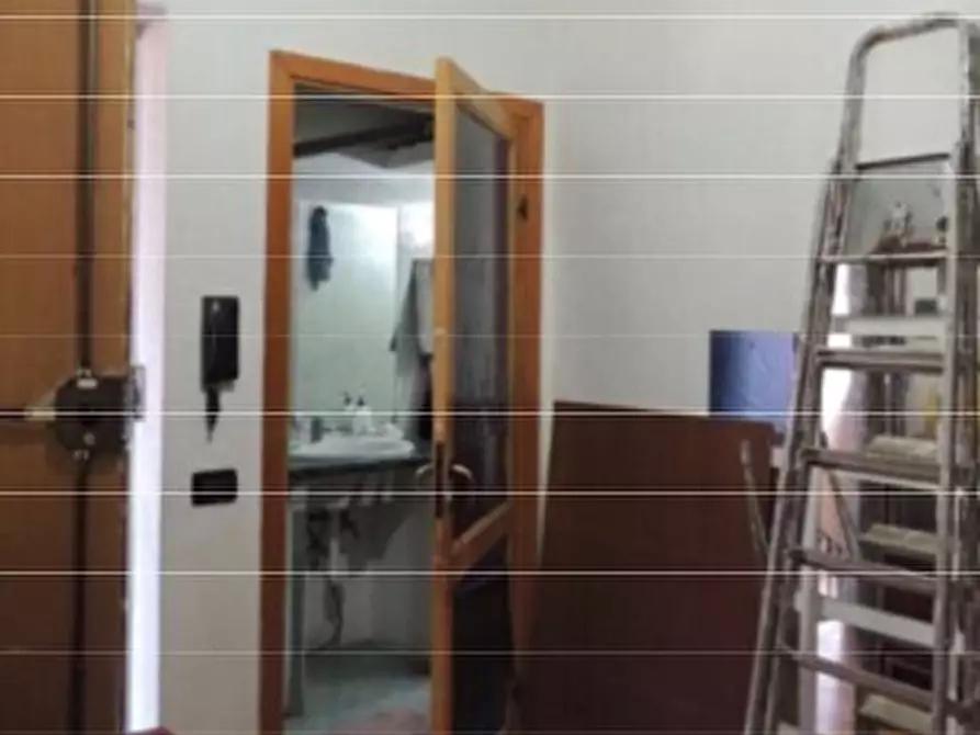 Immagine 3 di Pentalocale in vendita  in Via Antonio Pellegrini 11 a Genova