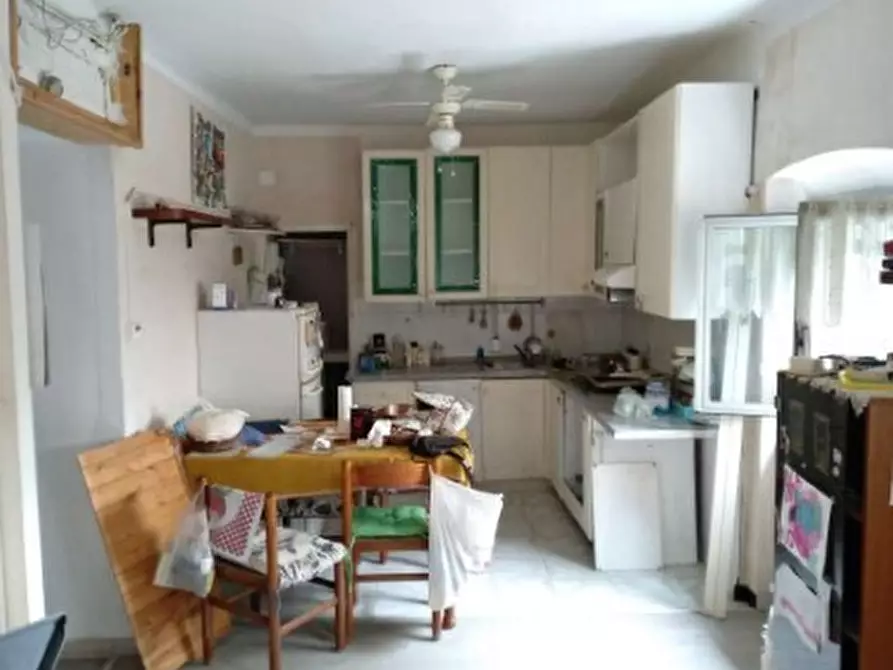 Immagine 3 di Pentalocale in vendita  in Via Renato Quartini 31 a Genova