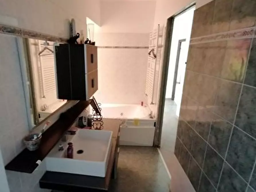 Immagine 8 di Pentalocale in vendita  in Località Pezza 28 a Neirone