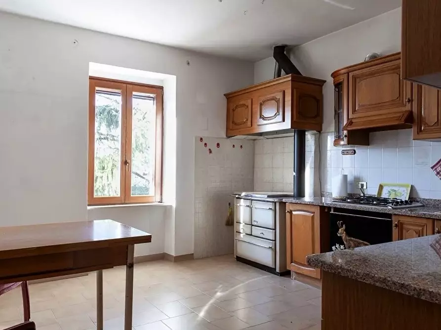 Immagine 9 di Casa bifamiliare in vendita  in Via Nocera Umbra a Nocera Umbra