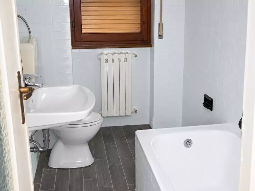 Immagine 5 di Quadrilocale in vendita  in Via Enrico Fermi 4/3 a Tortona