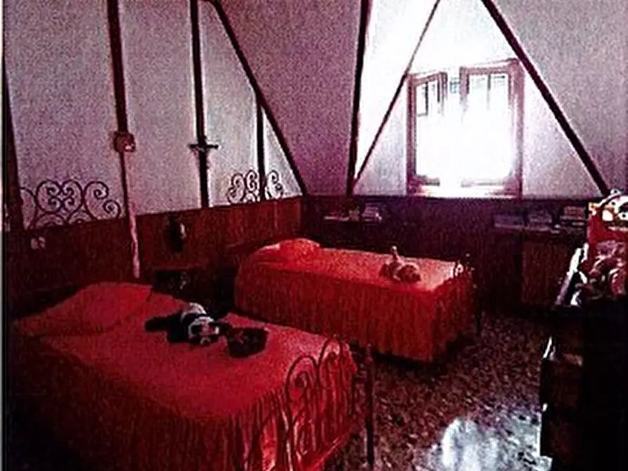 Immagine 4 di Casa trifamiliare in vendita  in Via Carlo Garrè snc a Savignone