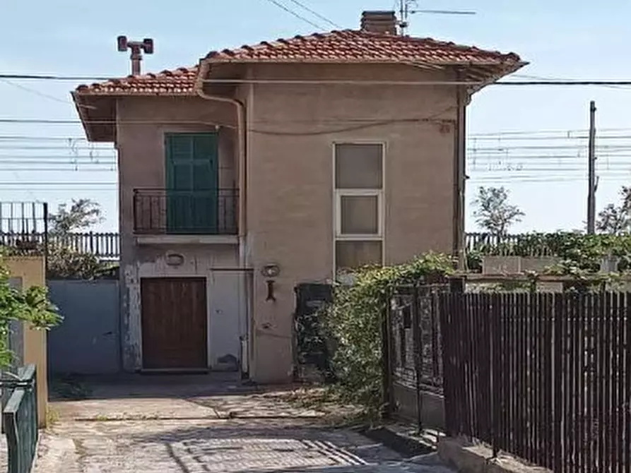 Immagine 1 di Porzione di casa in vendita  in Via Marinella 9 a Bordighera