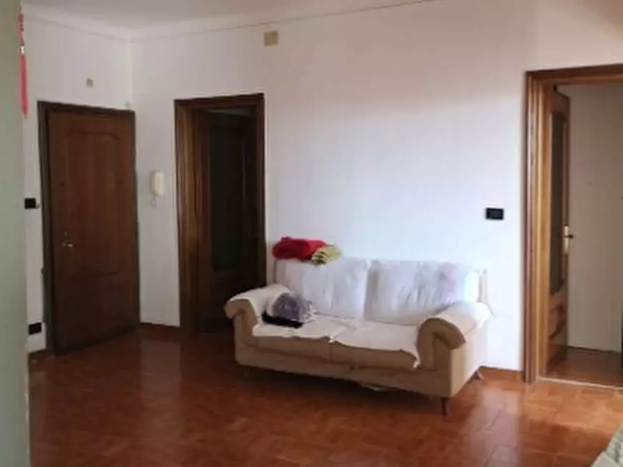 Immagine 3 di Pentalocale in vendita  in Via Germano Jori 42/9 a Genova