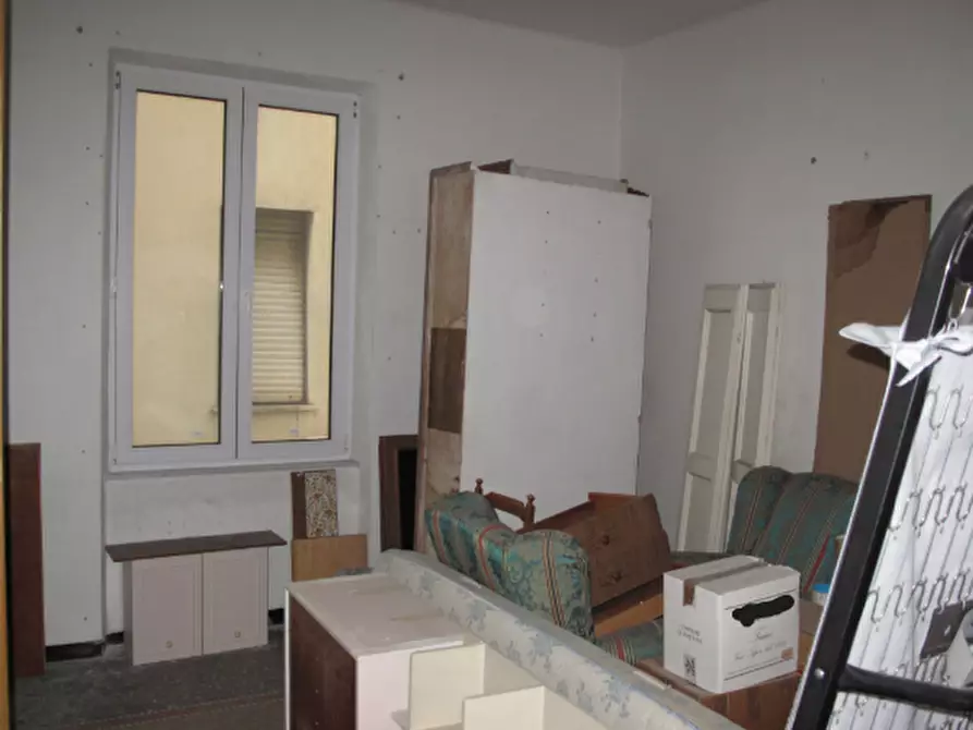 Immagine 3 di Pentalocale in vendita  in Via Fratelli Canepa 48A a Serra Riccò