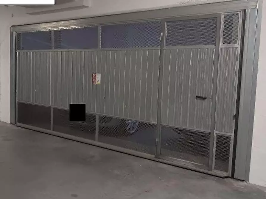 Immagine 4 di Garage in vendita  in Via Giuseppe Airenti 44 a Imperia