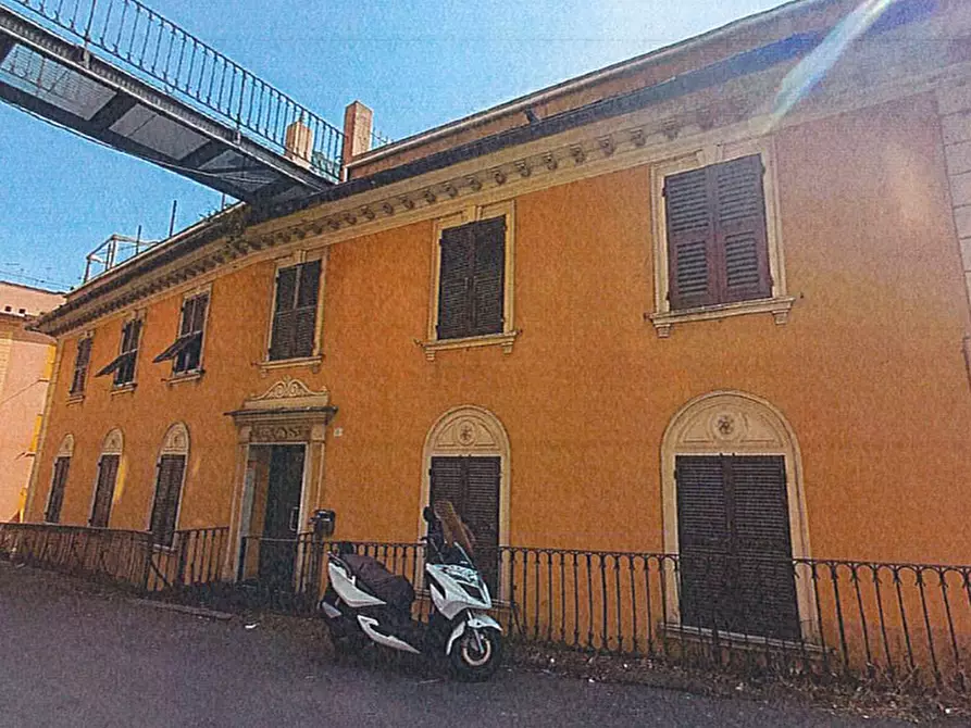 Immagine 1 di Pentalocale in vendita  in Salita Giovanni Meloni 3/15 a Genova