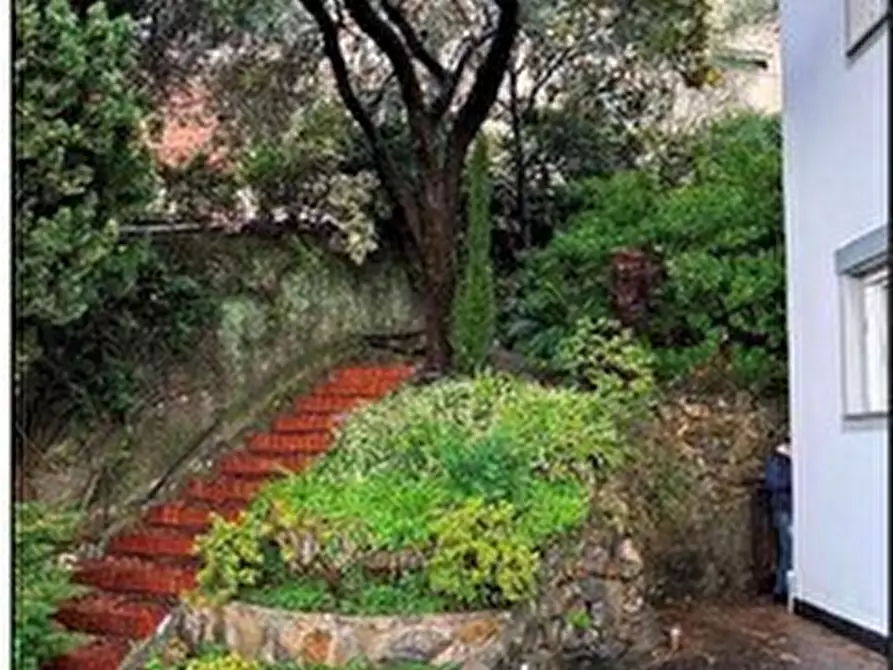 Immagine 11 di Villa in vendita  in Via Privata Alfonso Mezzana 5 a Pieve Ligure