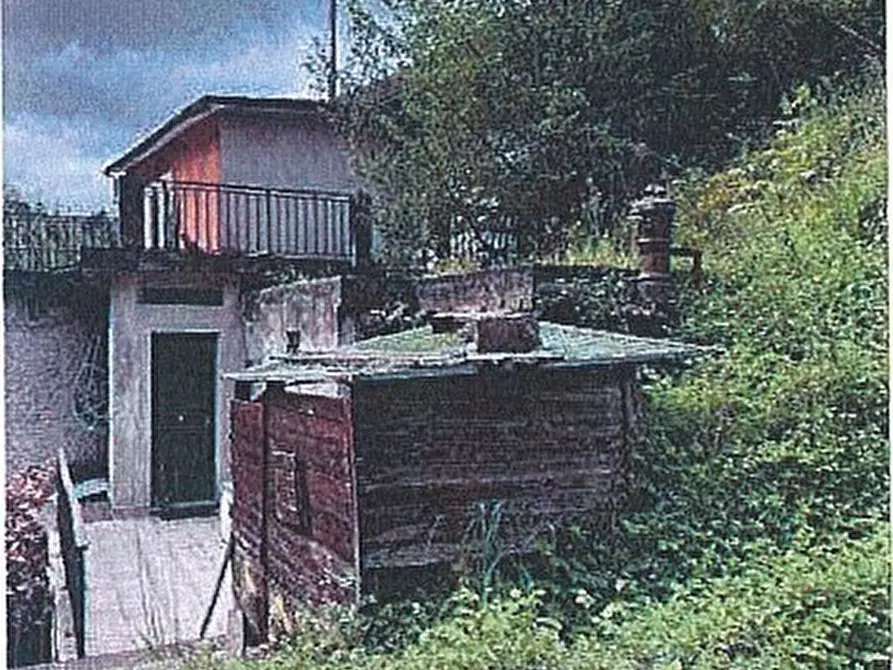 Immagine 1 di Villa in vendita  in Via alla Chiesa di Geminiano 31-33 a Genova