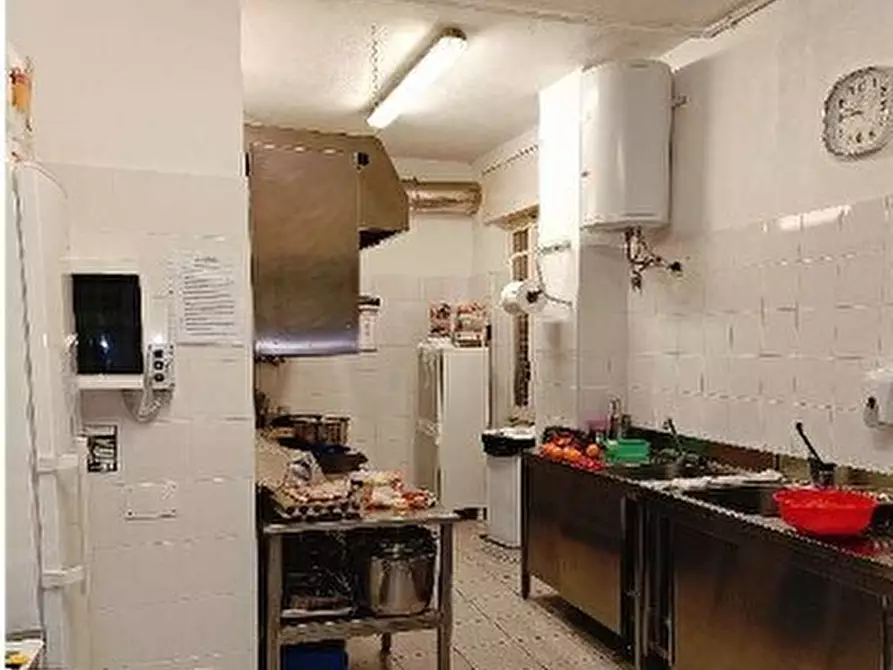 Immagine 3 di Albergo/B&B/Residence in vendita  in Via Roma 53 a Rezzoaglio