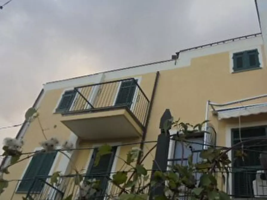 Immagine 12 di Casa trifamiliare in vendita  in Via Roma snc a Recco