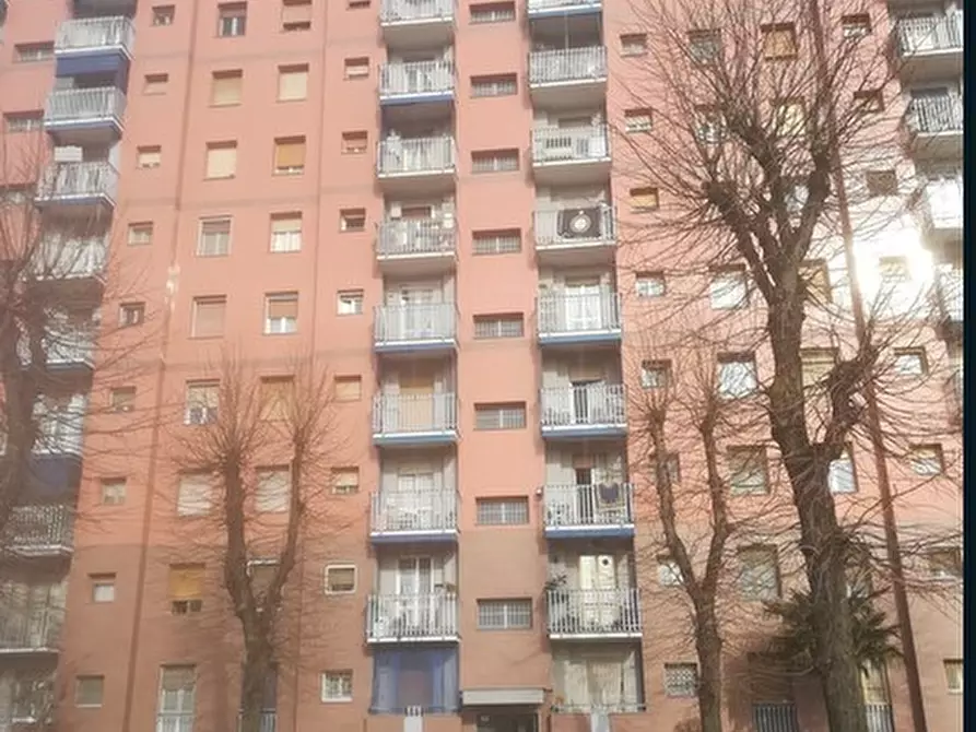 Immagine 1 di Pentalocale in vendita  in Viale Italia 38 a Corsico