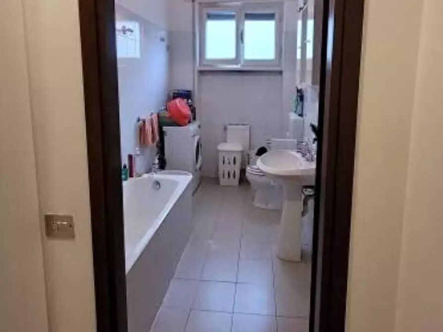 Immagine 5 di Pentalocale in vendita  in Via Ugo Foscolo 128/1 a La Spezia