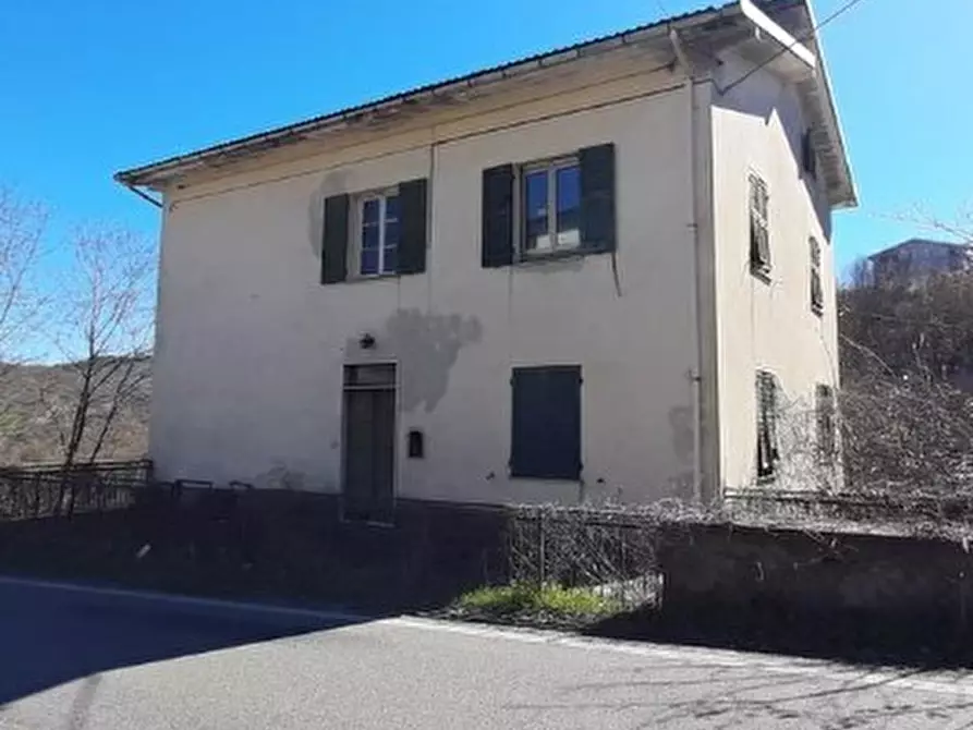 Immagine 1 di Porzione di casa in vendita  in Via Gavi 52 a Bosio