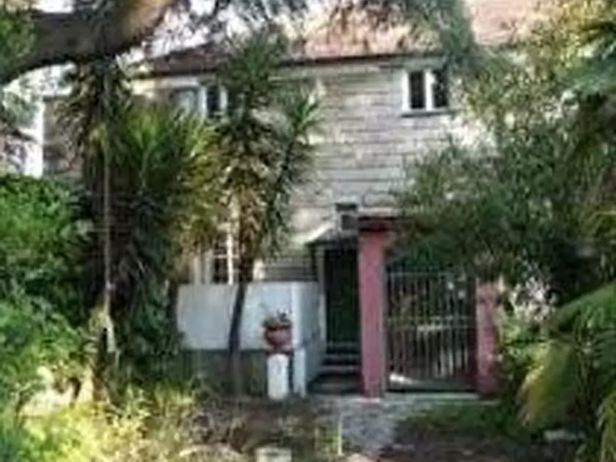 Immagine 1 di Casa indipendente in vendita  in Via Giovanni Amendola 7 a Savona