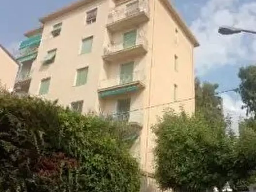 Immagine 1 di Pentalocale in vendita  in Via Privata al Sole 52 a San Remo