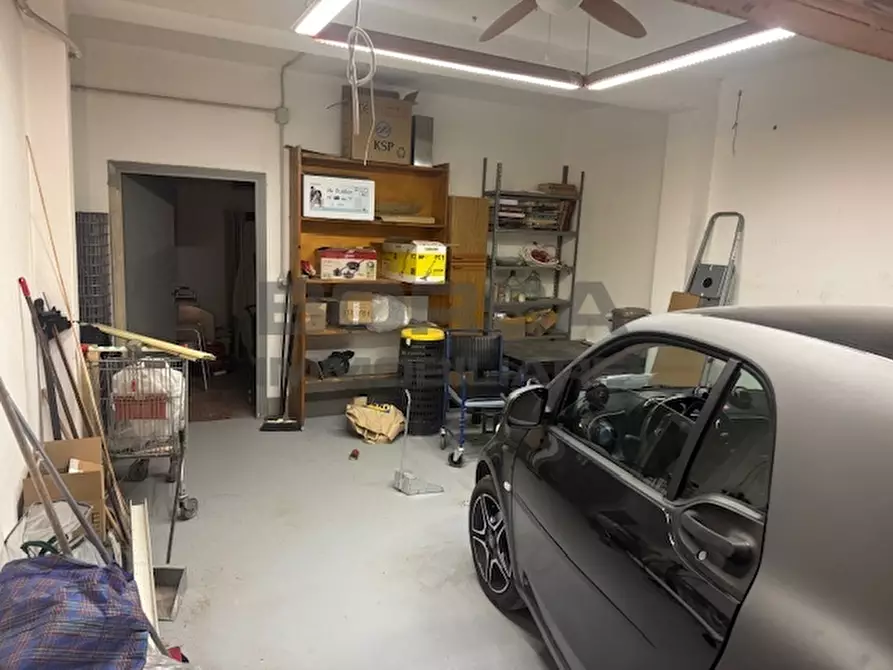 Immagine 43 di Appartamento in vendita  in Piazza Attias 48 a Livorno