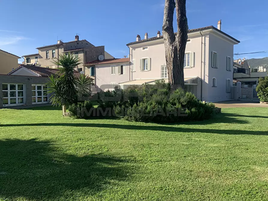 Immagine 1 di Villa in vendita  in Via della chiesa 10 a Cascina