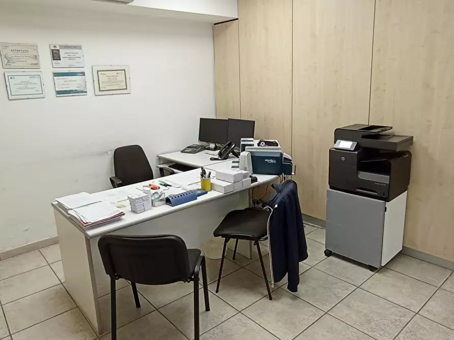 Immagine 10 di Ufficio in vendita  a Ragusa