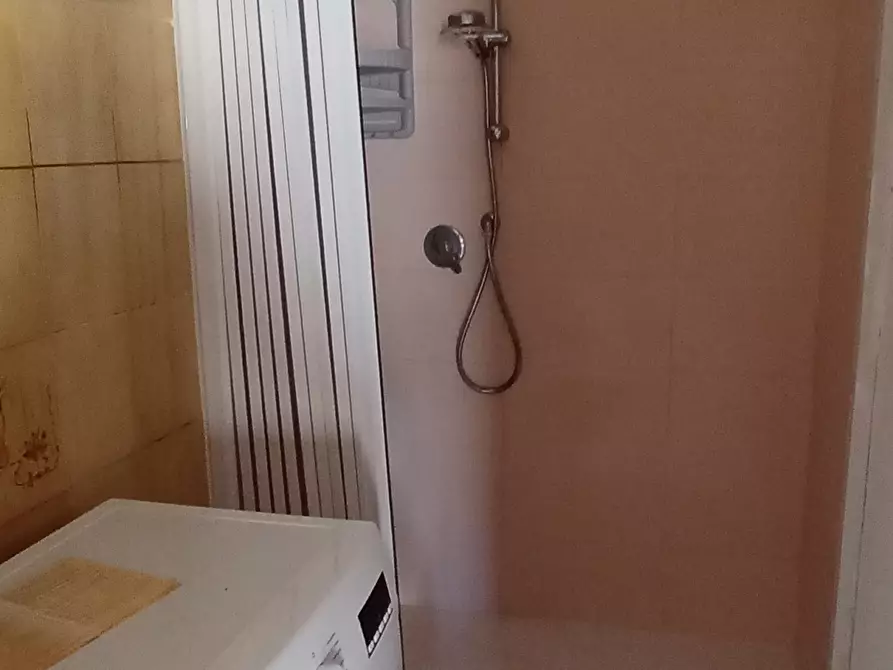 Immagine 9 di Pentalocale in affitto  a Ragusa