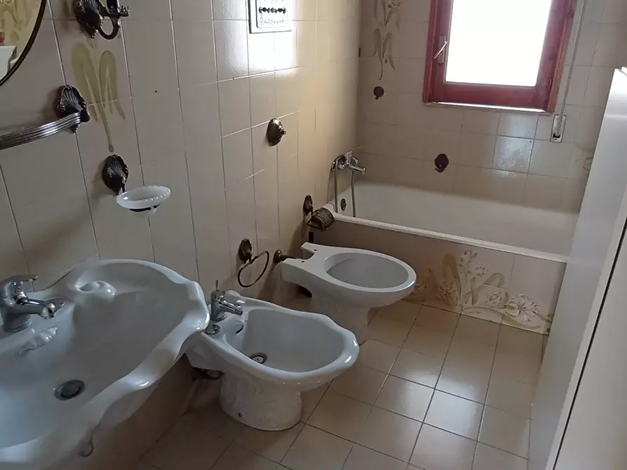 Immagine 17 di Pentalocale in affitto  a Ragusa