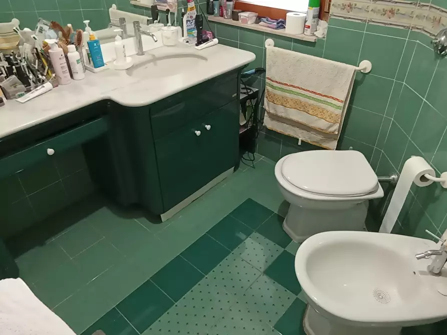 Immagine 17 di Pentalocale in vendita  a Ragusa