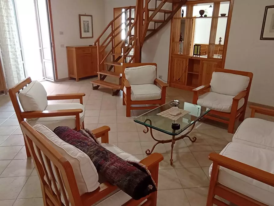 Immagine 1 di Casa indipendente in affitto  a Ragusa