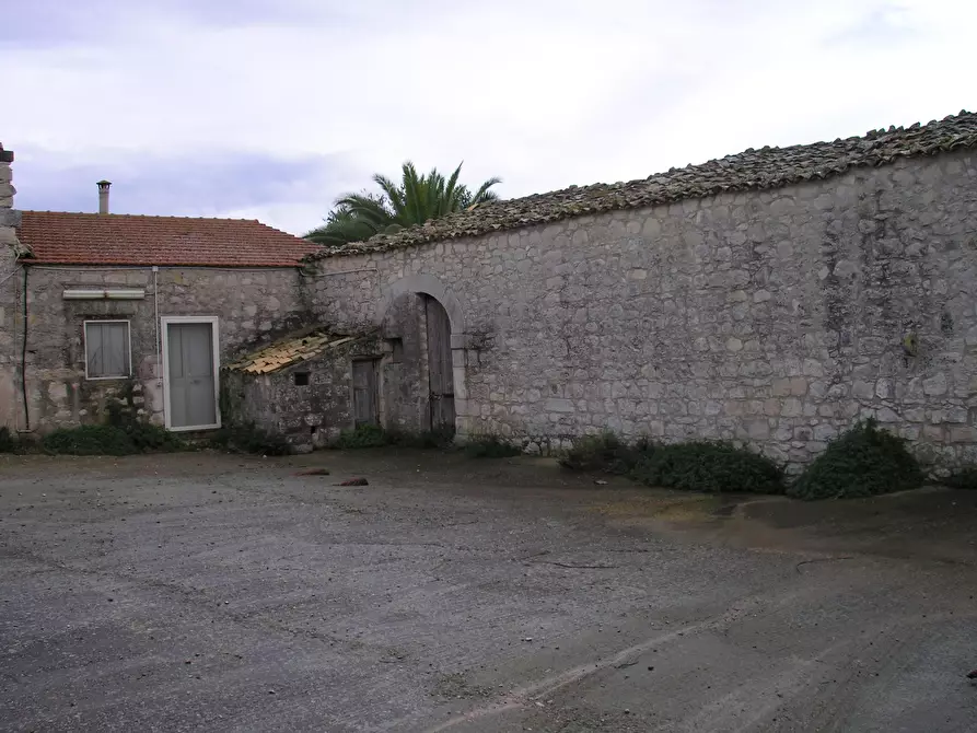 Immagine 9 di Rustico / casale in vendita  a Ragusa