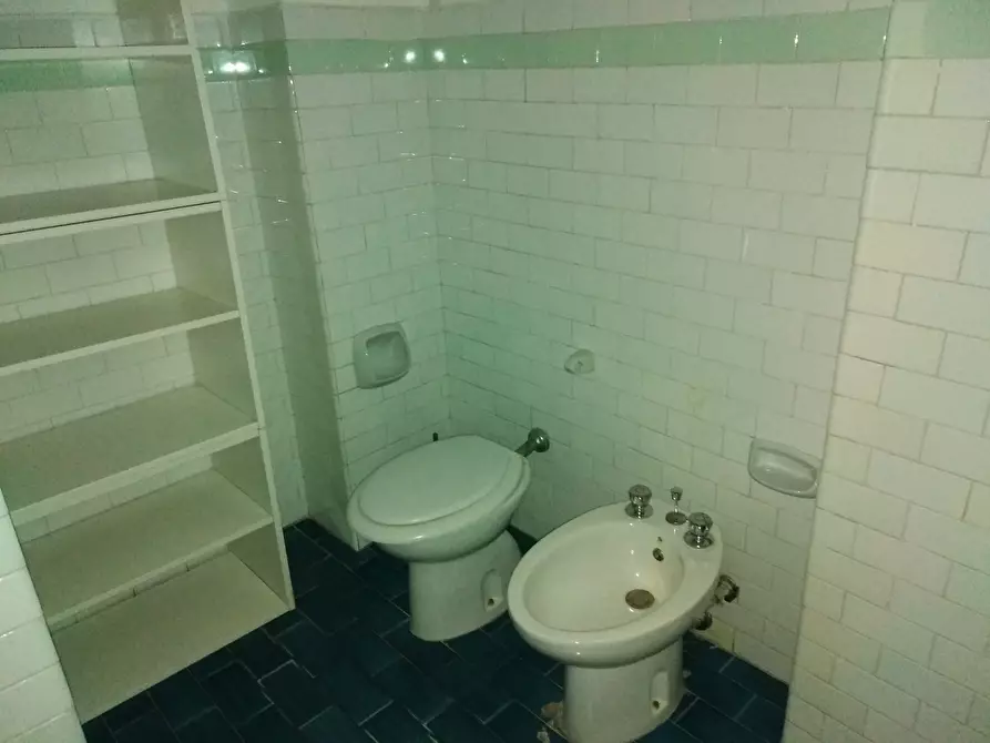 Immagine 8 di Palazzo in affitto  a Ragusa