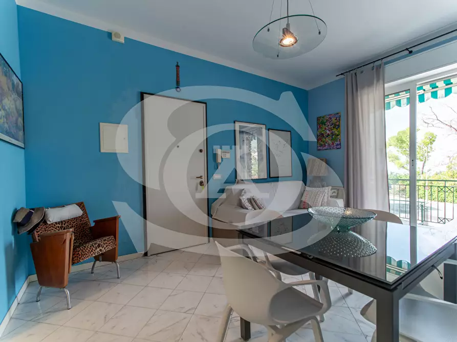 Immagine 13 di Bilocale in vendita  in Viale dei pepi 1 a Ospedaletti