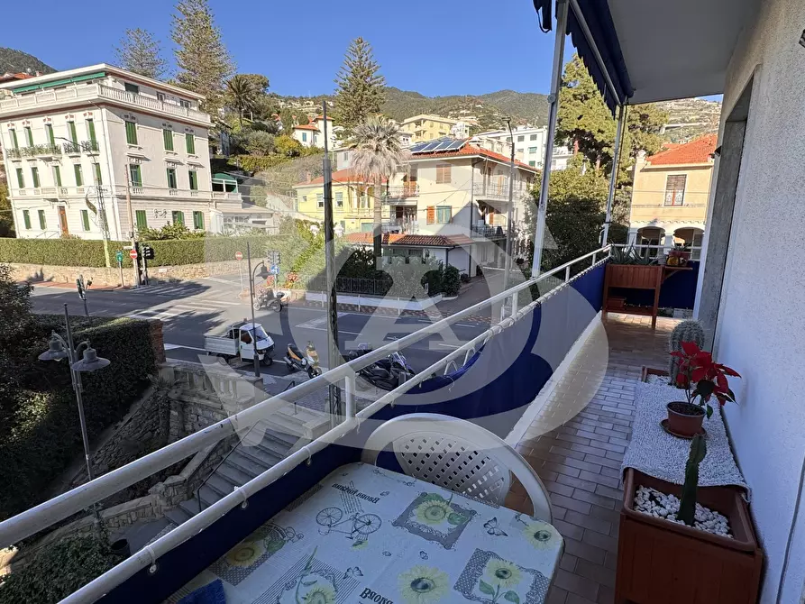 Immagine 14 di Trilocale in vendita  in Corso Regina Margherita 39 a Ospedaletti