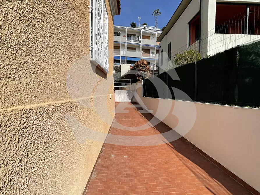 Immagine 25 di Bilocale in affitto  in Via delle Rose 10 a Ospedaletti