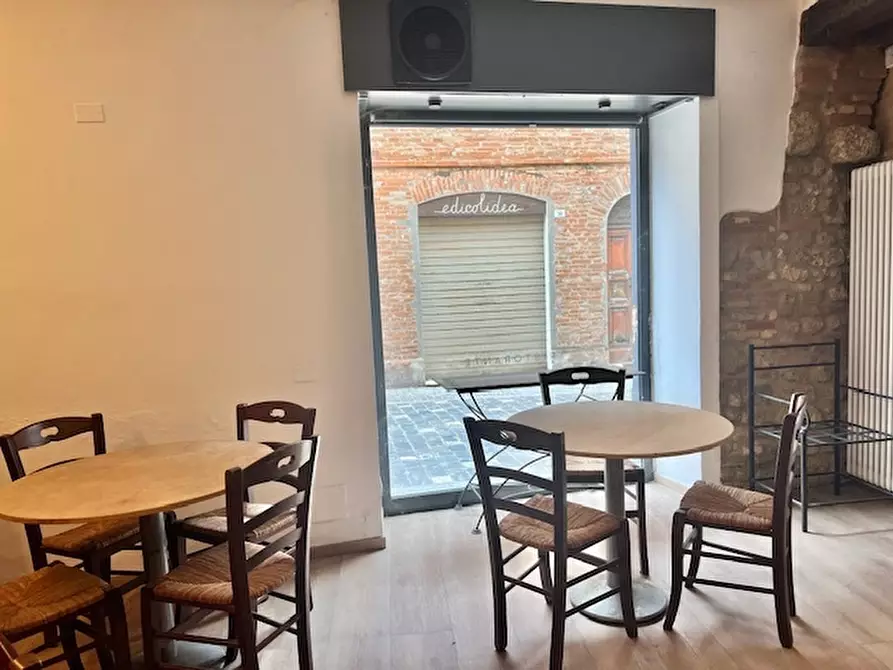 Immagine 43 di Locale commerciale in vendita  a Bertinoro