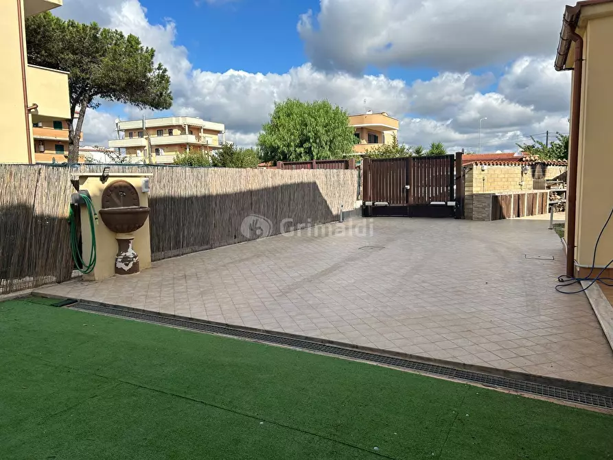 Immagine 5 di Casa bifamiliare in vendita  in Via Lago di Carezza 13 a Nettuno