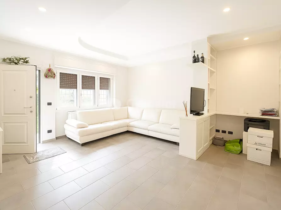 Immagine 1 di Trilocale in vendita  in Via Leonida Rech 58 a Roma