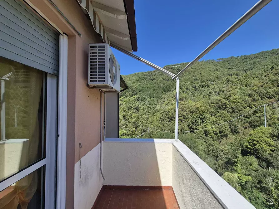 Immagine 10 di Bilocale in vendita  in Via Aldo Moro 60 a Deiva Marina