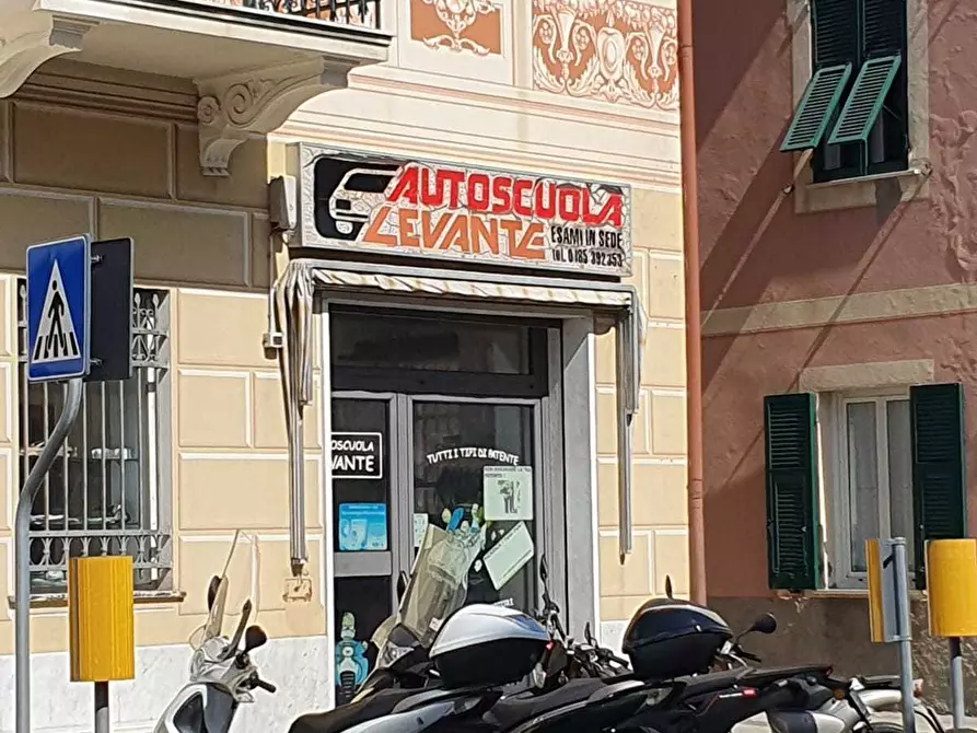 Immagine 2 di Locale commerciale in vendita  in Via V. Annuti 78 a Casarza Ligure