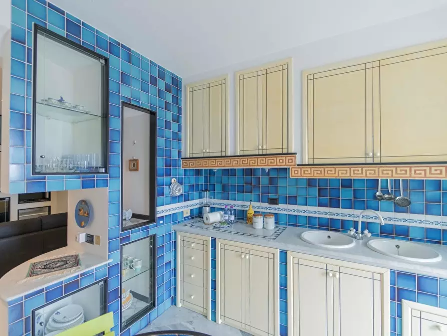 Immagine 15 di Trilocale in vendita  a Sestri Levante