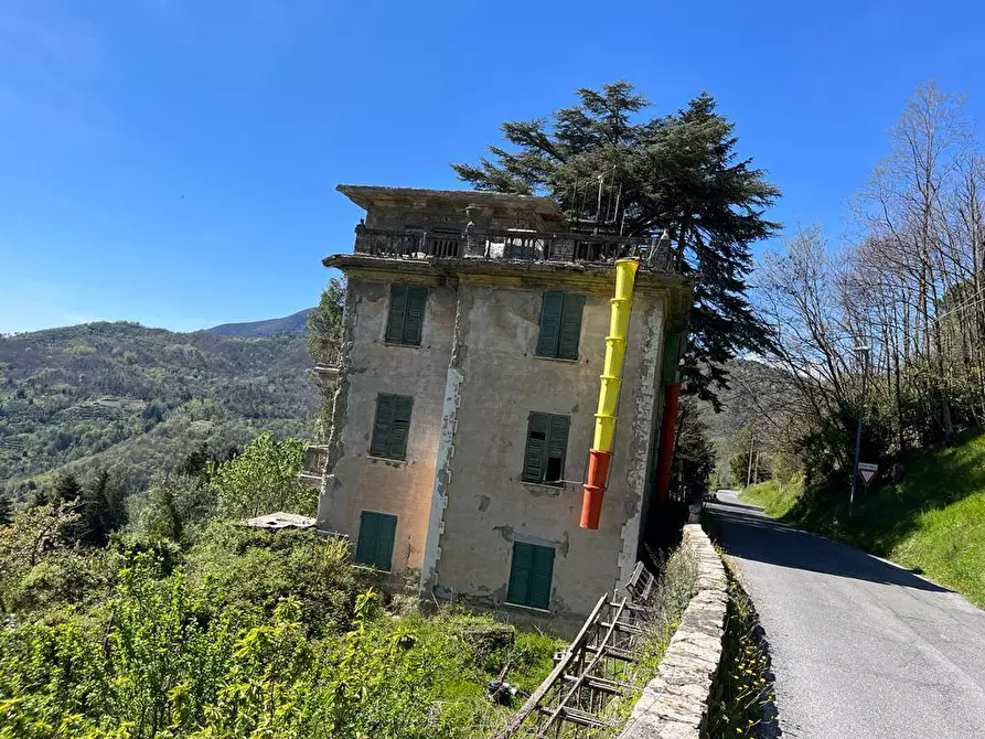 Immagine 35 di Villa in vendita  in Via San Nicolao 6 a Castiglione Chiavarese