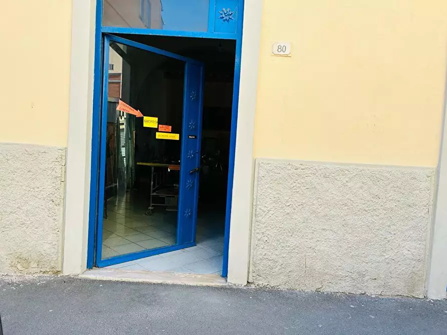 Immagine 8 di Locale commerciale in vendita  a Piombino