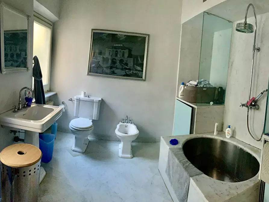 Immagine 14 di Pentalocale in vendita  a Livorno