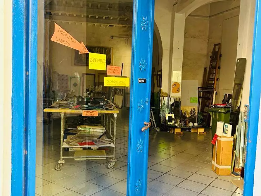 Immagine 7 di Locale commerciale in vendita  a Piombino