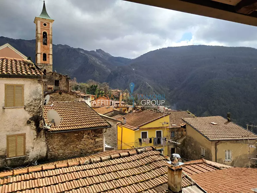 Immagine 2 di Porzione di casa in vendita  in Via dei Colli 141 a Massa